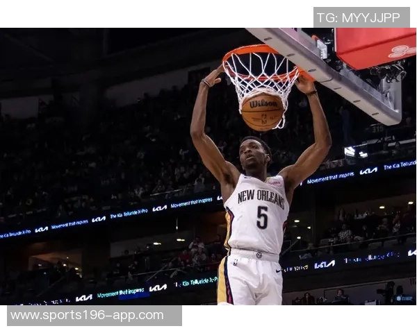 赫伯特琼斯压哨被判犯规不满情绪激动连吃两次技术犯规被驱逐出场